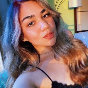 Meet your Posher, Camille